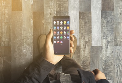 Image montrant la page d’accueil d’un smartphone Galaxy