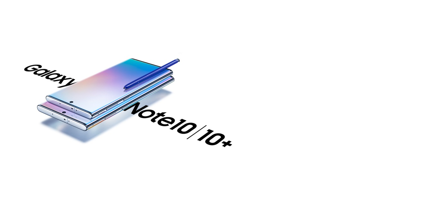 Το Galaxy Note10 τοποθετημένο πάνω από το Galaxy Note10 plus, και τα δύο τοποθετημένα στην πλάτη τους υπό γωνία με ένα μπλε S Pen πάνω από το Galaxy Note10. Κάθε τηλέφωνο έχει γραφική παράσταση γραφικών στην οθόνη και η άλλη πλευρά των τηλεφώνων είναι το κείμενο Galaxy Note10 | Note10 plus.