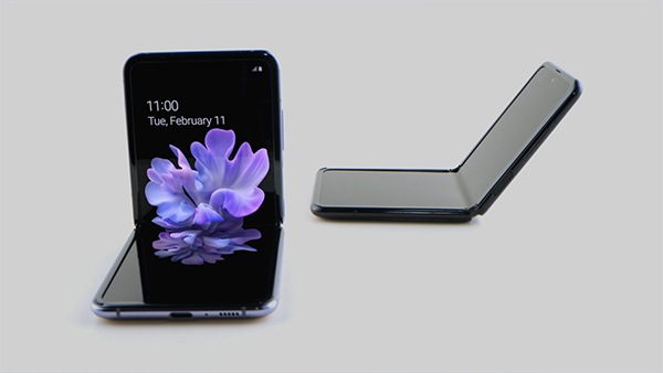 02_galaxyzflip_design_lifestyle.jpg
