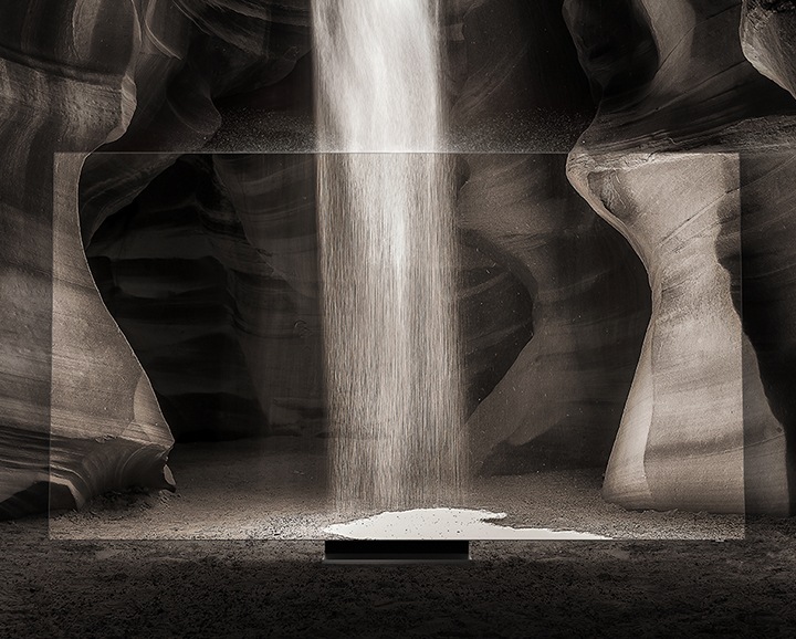 Video infinity οθόνη Samsung QLED has almost seamless tv bezel called Infinity Screen, it is showing a natural scene without a sense of incompatibility.