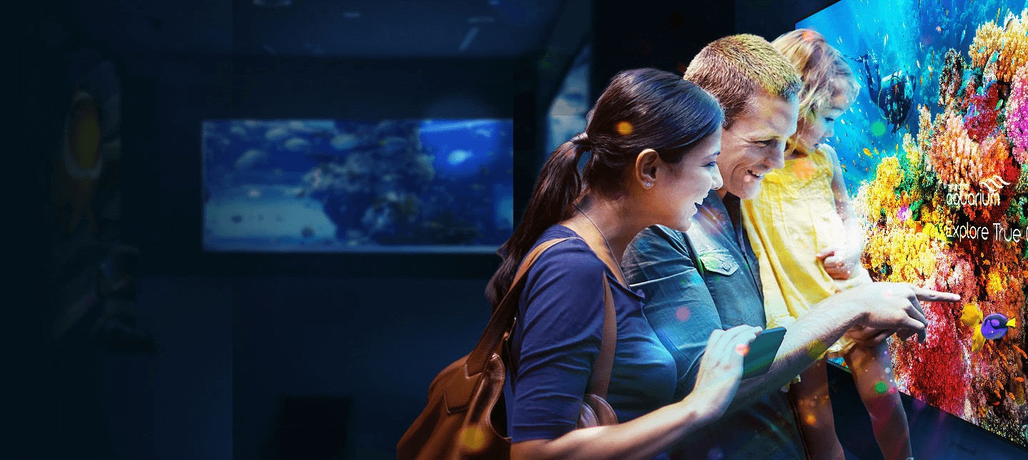 SAMSUNG SMART SIGNAGE QHH SERIES