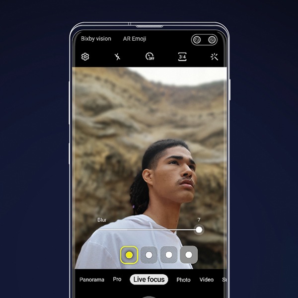 Promijenite fokus. Doznajte kako dodati bokeh efekte na fotografiju uz sljedeću generaciju Galaxy S10 uređaja.