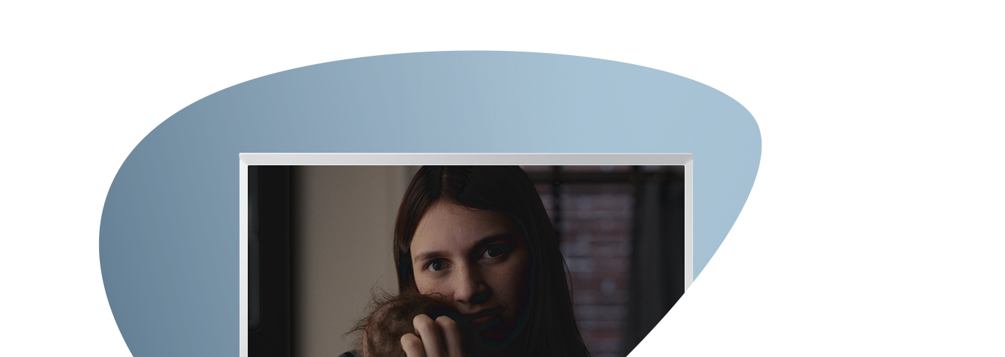 Na zaslonu Serif televizora prikazuje se plakat popularne Tv serije „sluga“.