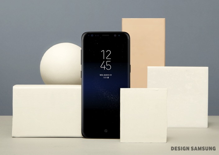 An expanded experience that transcends beyond the mobile into our daily lives An expanded experience that transcends beyond the mobile into our daily lives