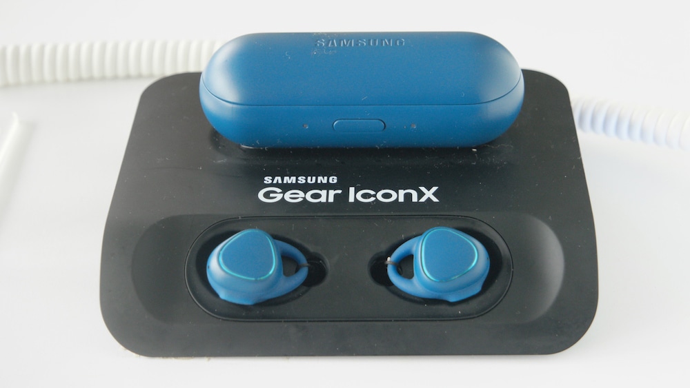 Samsung Gear IconX Samsung Gear IconX