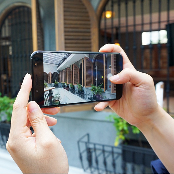 Galaxy J7 + Galaxy J7 +