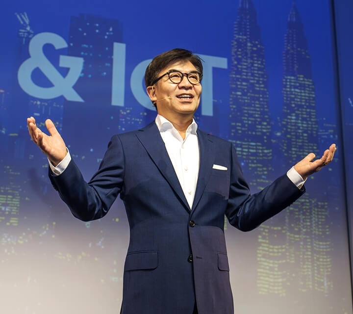 HS Kim, predsjednik i glavni izvršni direktor tvrtke Samsung Electronics, govori na konferenciji za tisak na sajmu IFA 2018.