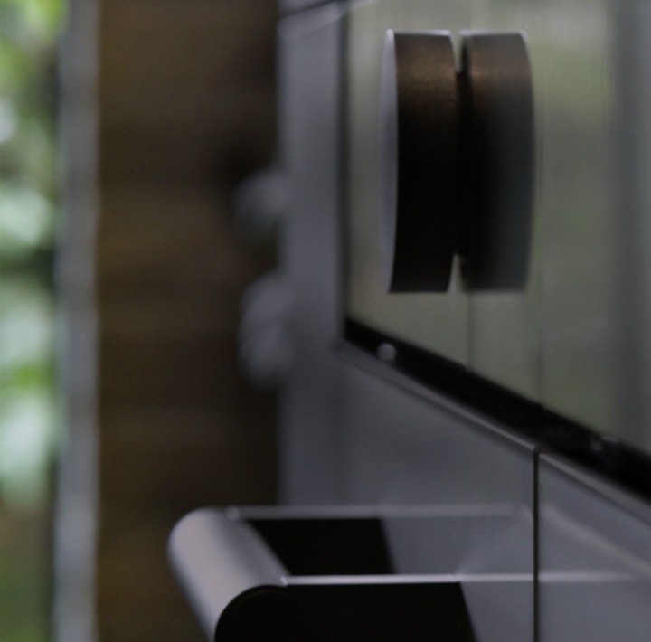 I nuovi forni da incasso si fondono con eleganza all'interno delle cucine moderne, creando una soluzione di continuità con gli elementi d'arredo.
