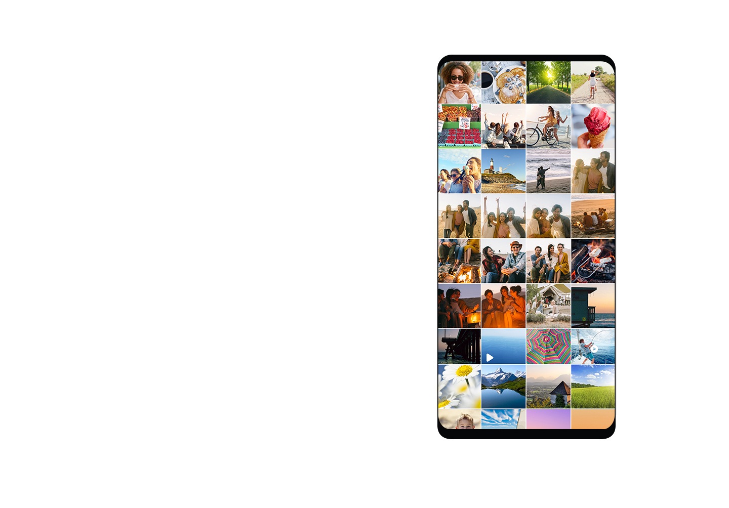 More space, the more you need it Through the infinite display of a Galaxy phone we see an archive of vivid pictures.