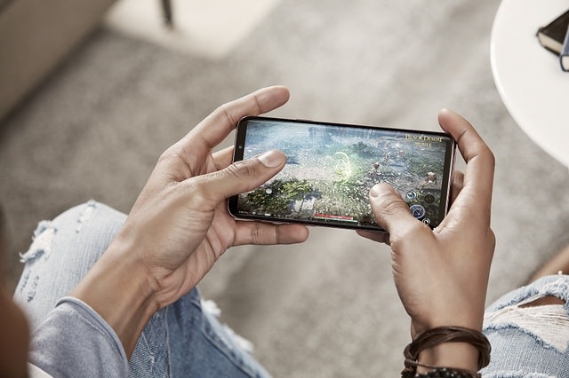 خلق تجربة Ultimate في الترفيه المحمول مع Samsung Galaxy S9 + خلق تجربة Ultimate في الترفيه المحمول مع Samsung Galaxy S9 +