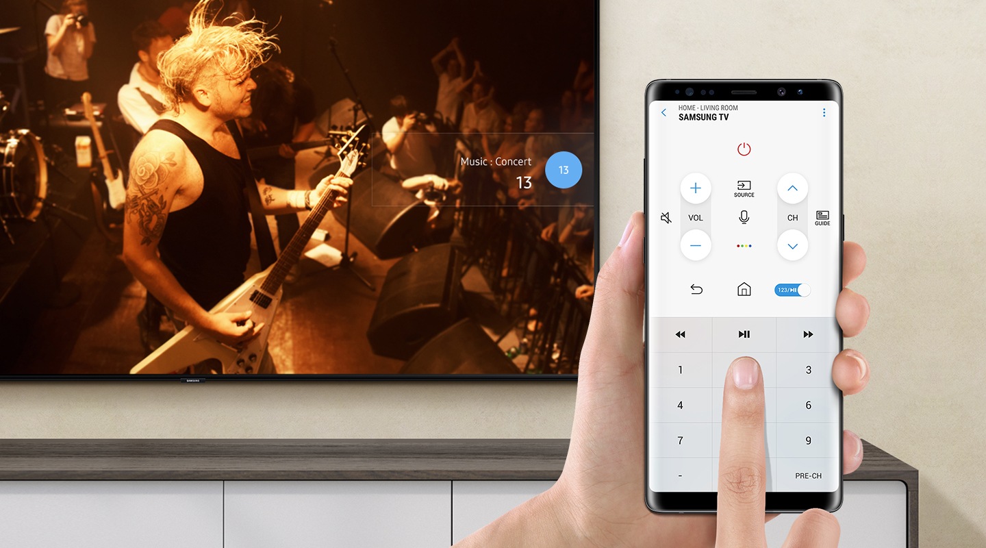 وظيفة جهاز التحكم عن بعد على الهاتف المحمول عبر تطبيق SmartThings، على شاشة التلفزيون الذكي، تحتوي لعبة rock band على حفلة موسيقية.