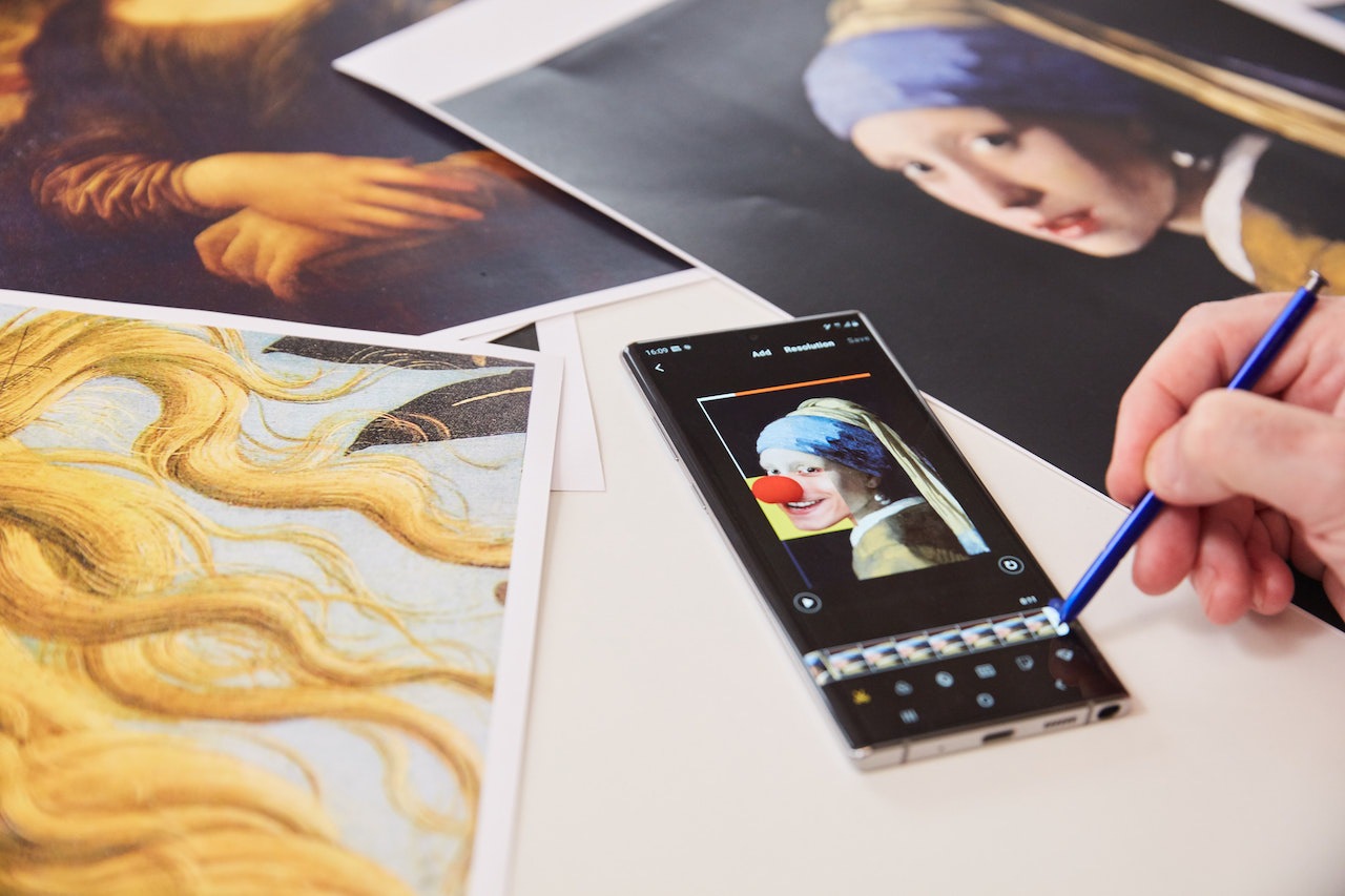 Kaip atrodytų klasikų kūriniai „Instagram“ amžiuje? Kaip atrodytų klasikų kūriniai „Instagram“ amžiuje?