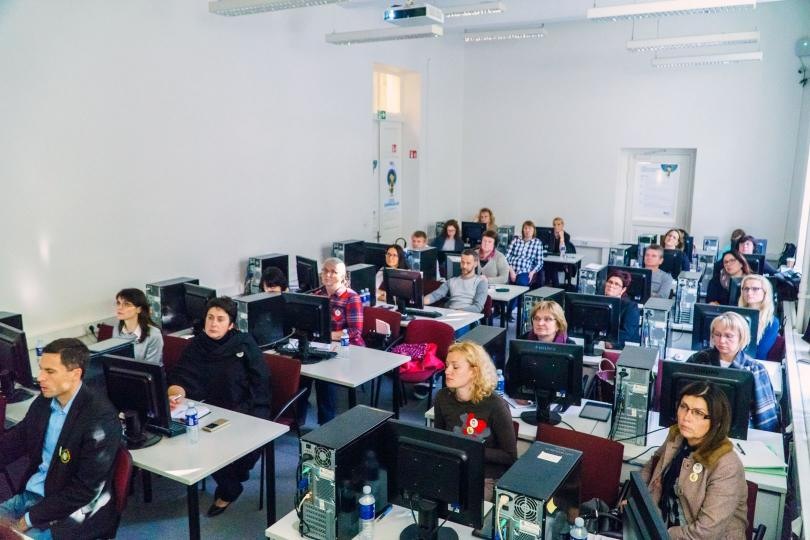 Mokytojai siekia skaitmeninių pokyčių – juos pradės 12 mokyklų Mokytojai siekia skaitmeninių pokyčių – juos pradės 12 mokyklų