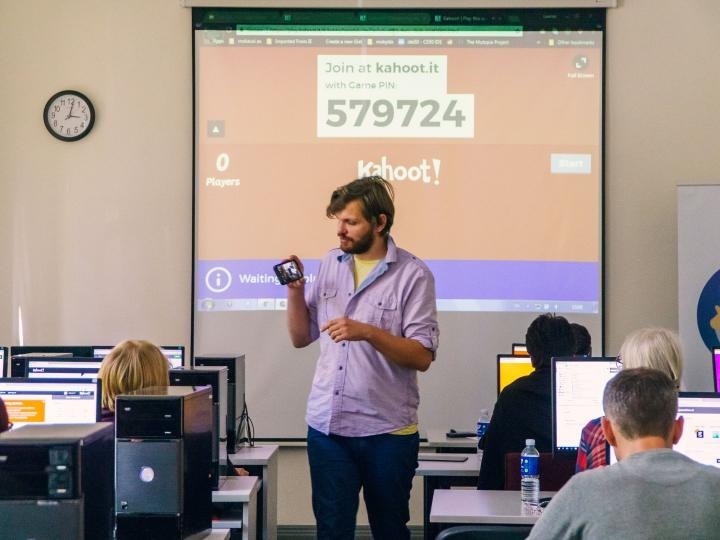 Mokytojai siekia skaitmeninių pokyčių – juos pradės 12 mokyklų Mokytojai siekia skaitmeninių pokyčių – juos pradės 12 mokyklų