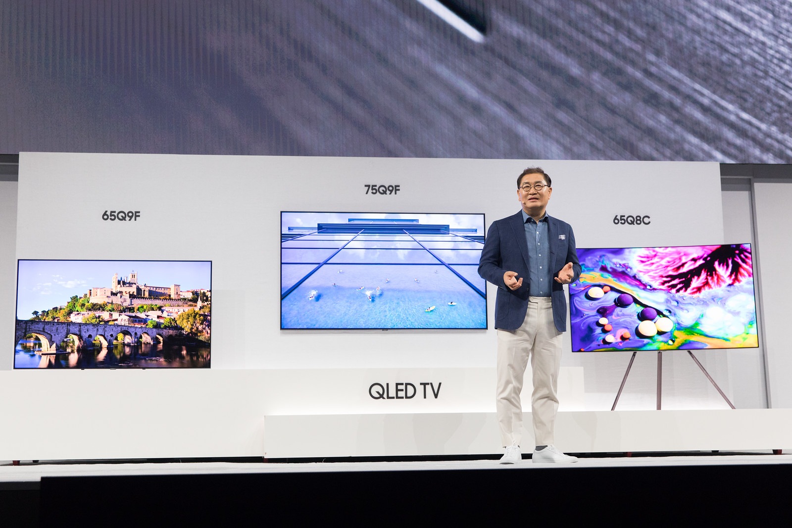 Niujorke „Samsung“ pristatė naujausią televizorių seriją Niujorke „Samsung“ pristatė naujausią televizorių seriją