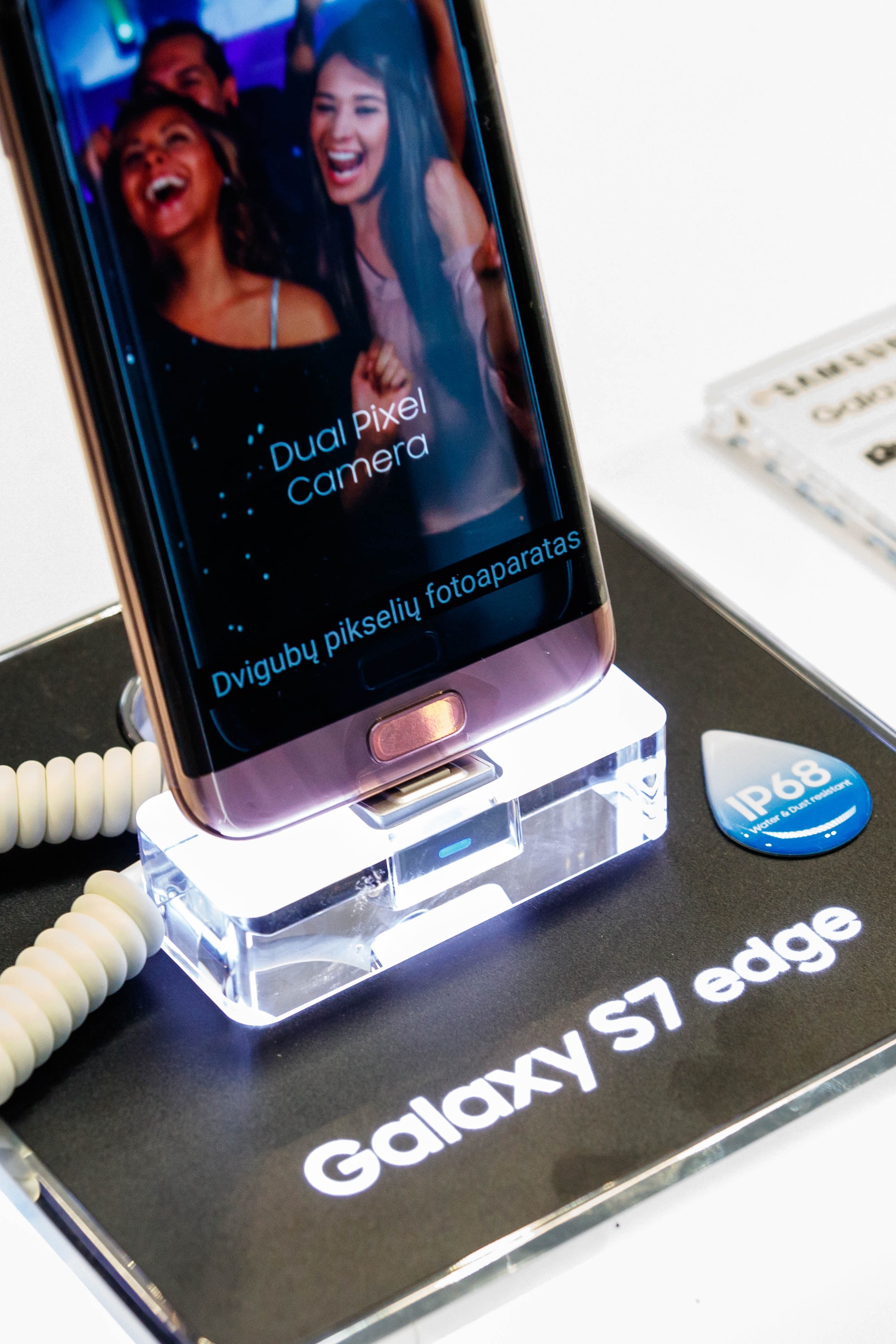 Pirmasis telefonas vaikui: į ką atkreipti dėmesį perkant? Pirmasis telefonas vaikui: į ką atkreipti dėmesį perkant?