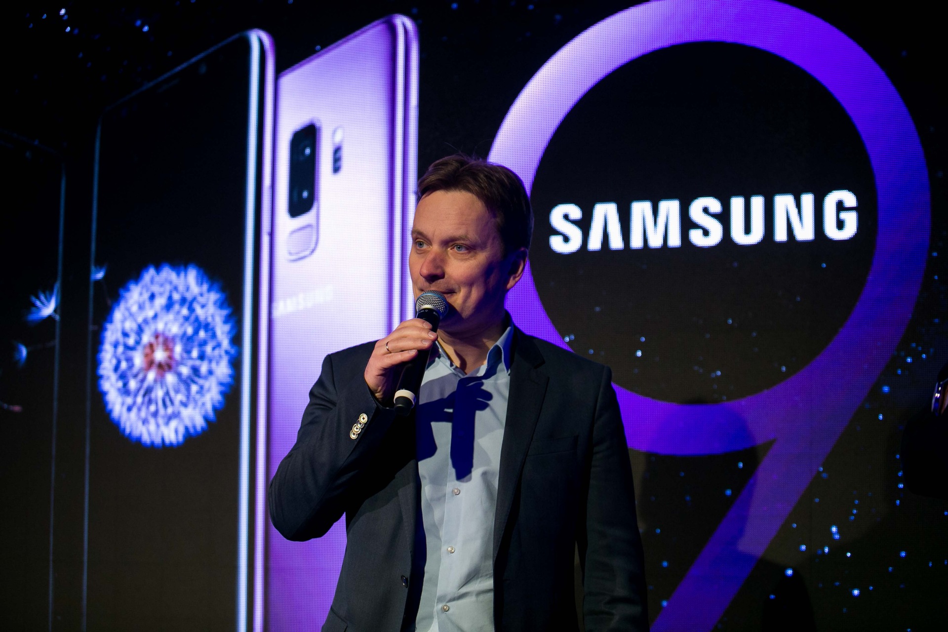 „Samsung“ griausmingai pristatė naujuosius „Galaxy S9“ flagmanus „Samsung“ griausmingai pristatė naujuosius „Galaxy S9“ flagmanus