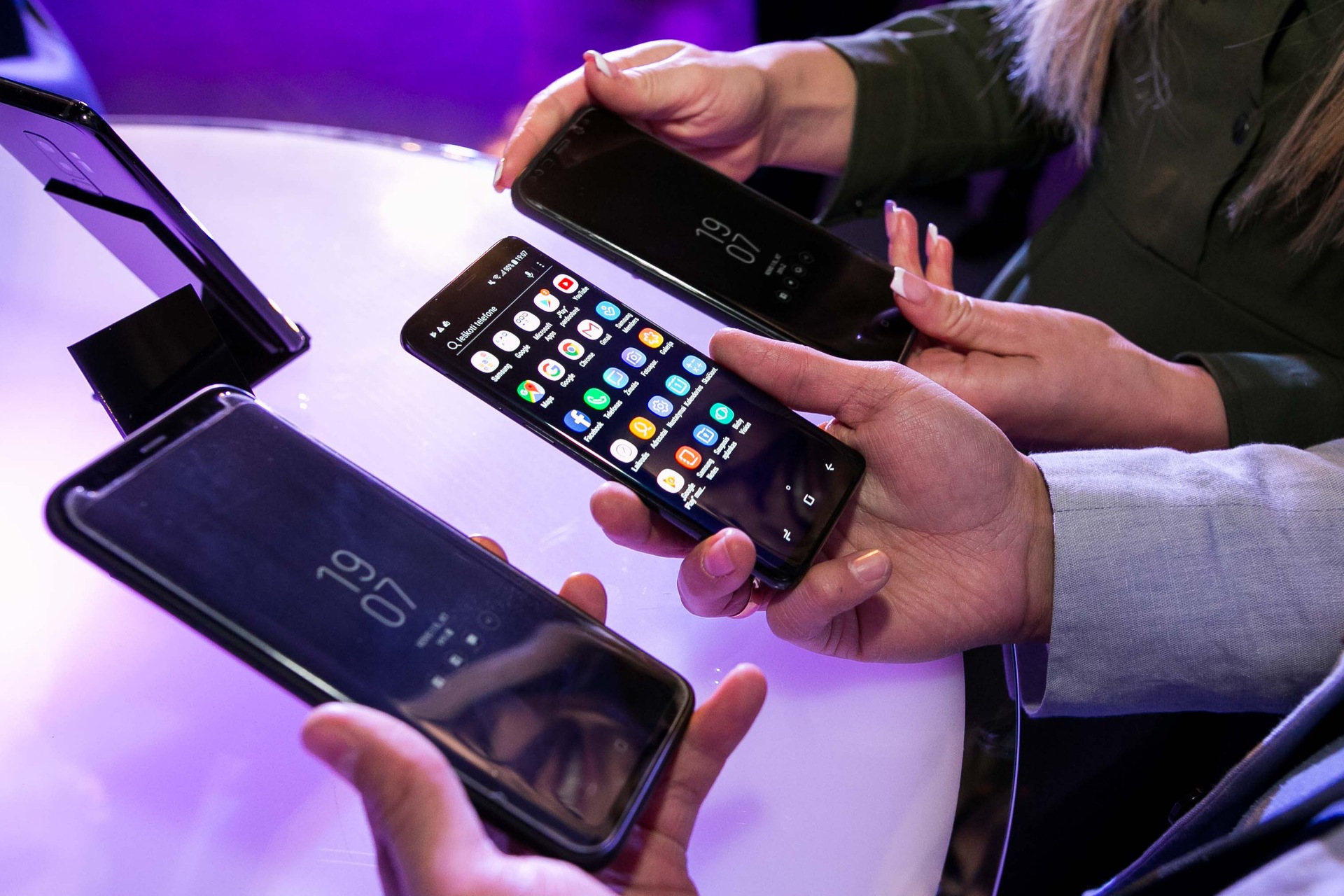 „Samsung“ griausmingai pristatė naujuosius „Galaxy S9“ flagmanus „Samsung“ griausmingai pristatė naujuosius „Galaxy S9“ flagmanus