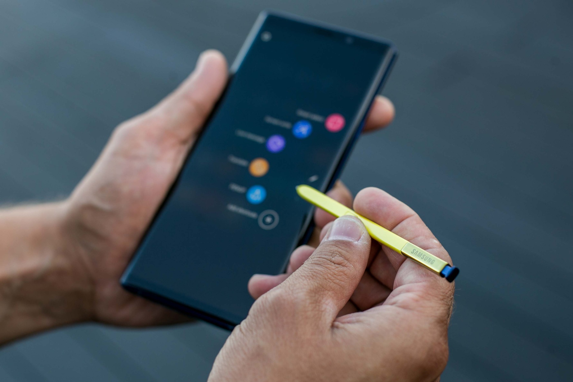 „Samsung“ pristatė naują flagmaną „Galaxy Note9“: telefoną trokštantiems to, kas geriausia „Samsung“ pristatė naują flagmaną „Galaxy Note9“: telefoną trokštantiems to, kas geriausia