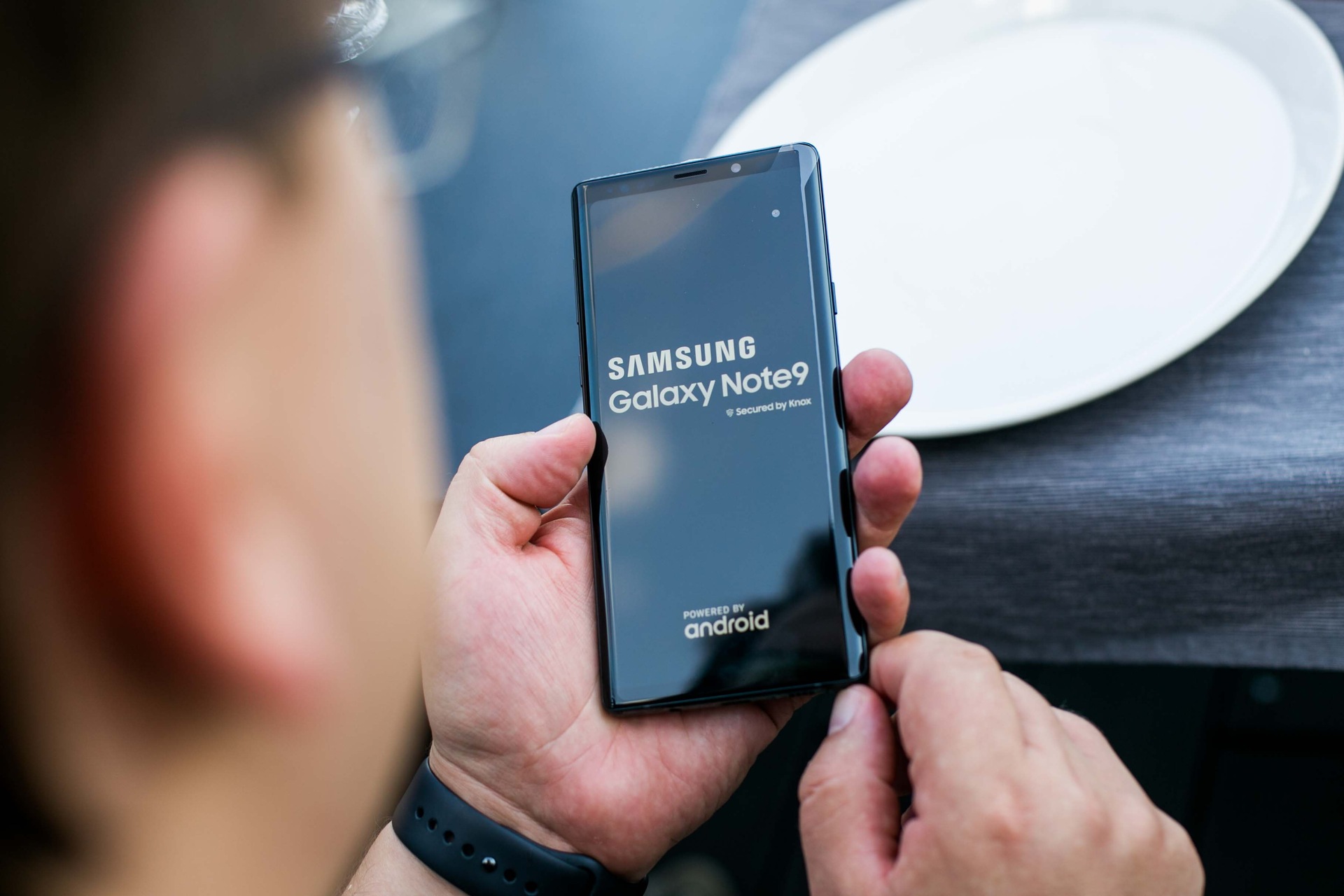 „Samsung“ pristatė naują flagmaną „Galaxy Note9“: telefoną trokštantiems to, kas geriausia „Samsung“ pristatė naują flagmaną „Galaxy Note9“: telefoną trokštantiems to, kas geriausia
