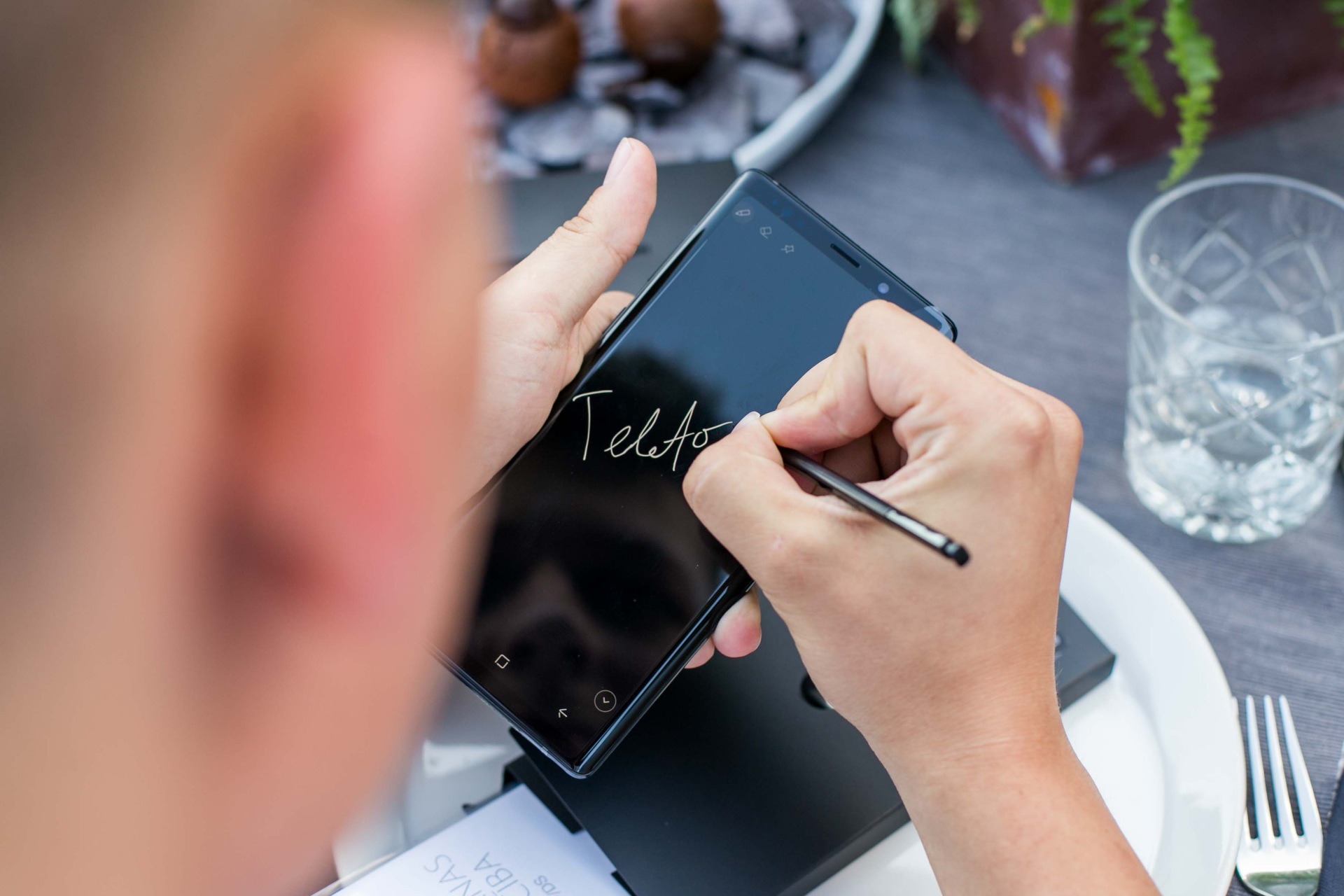 „Samsung“ pristatė naują flagmaną „Galaxy Note9“: telefoną trokštantiems to, kas geriausia „Samsung“ pristatė naują flagmaną „Galaxy Note9“: telefoną trokštantiems to, kas geriausia