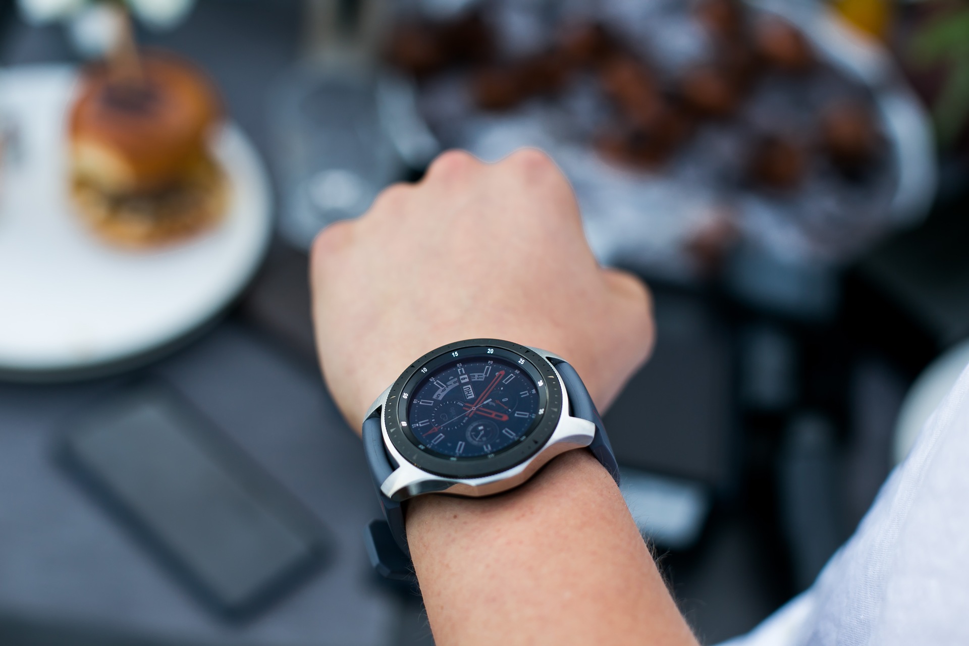 „Samsung“ pristatė naujieną išmaniųjų laikrodžių gerbėjams – „Galaxy Watch“ „Samsung“ pristatė naujieną išmaniųjų laikrodžių gerbėjams – „Galaxy Watch“
