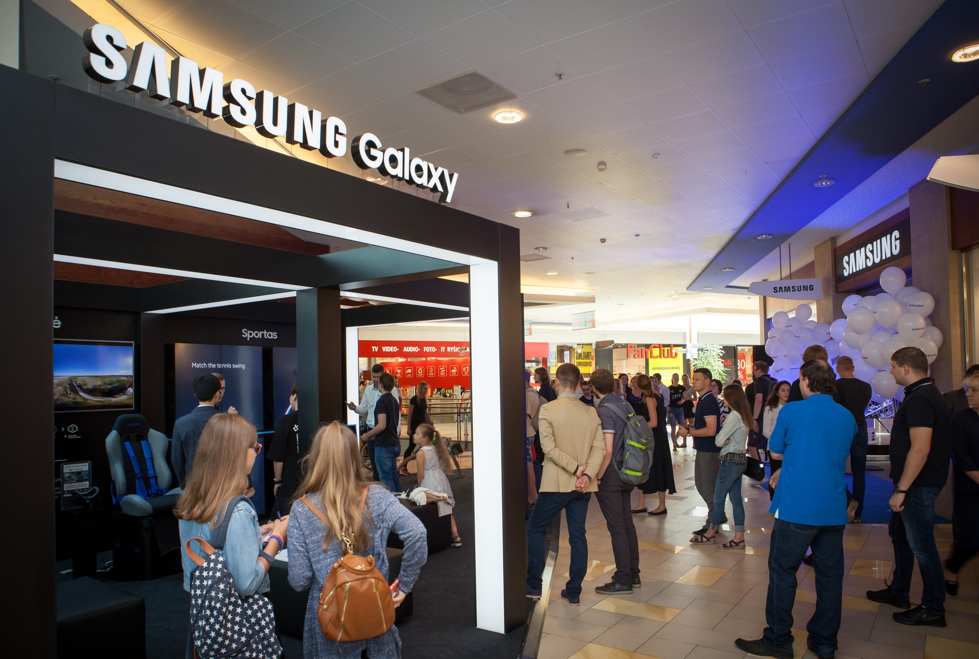 Vilniuje atidaryta nauja Samsung parduotuvė Vilniuje atidaryta nauja Samsung parduotuvė