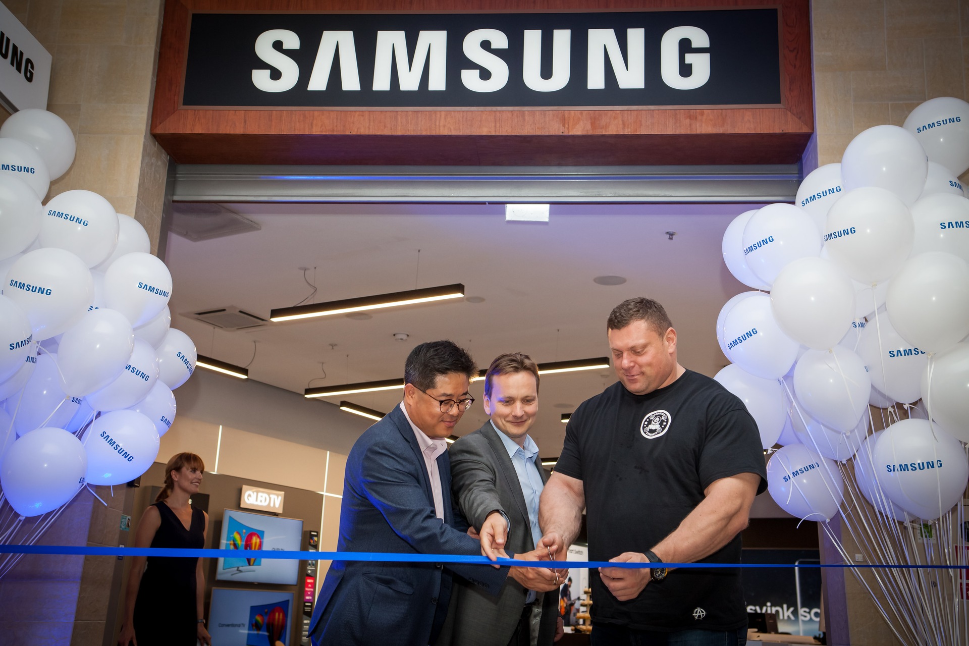 Vilniuje atidaryta nauja Samsung parduotuvė Vilniuje atidaryta nauja Samsung parduotuvė