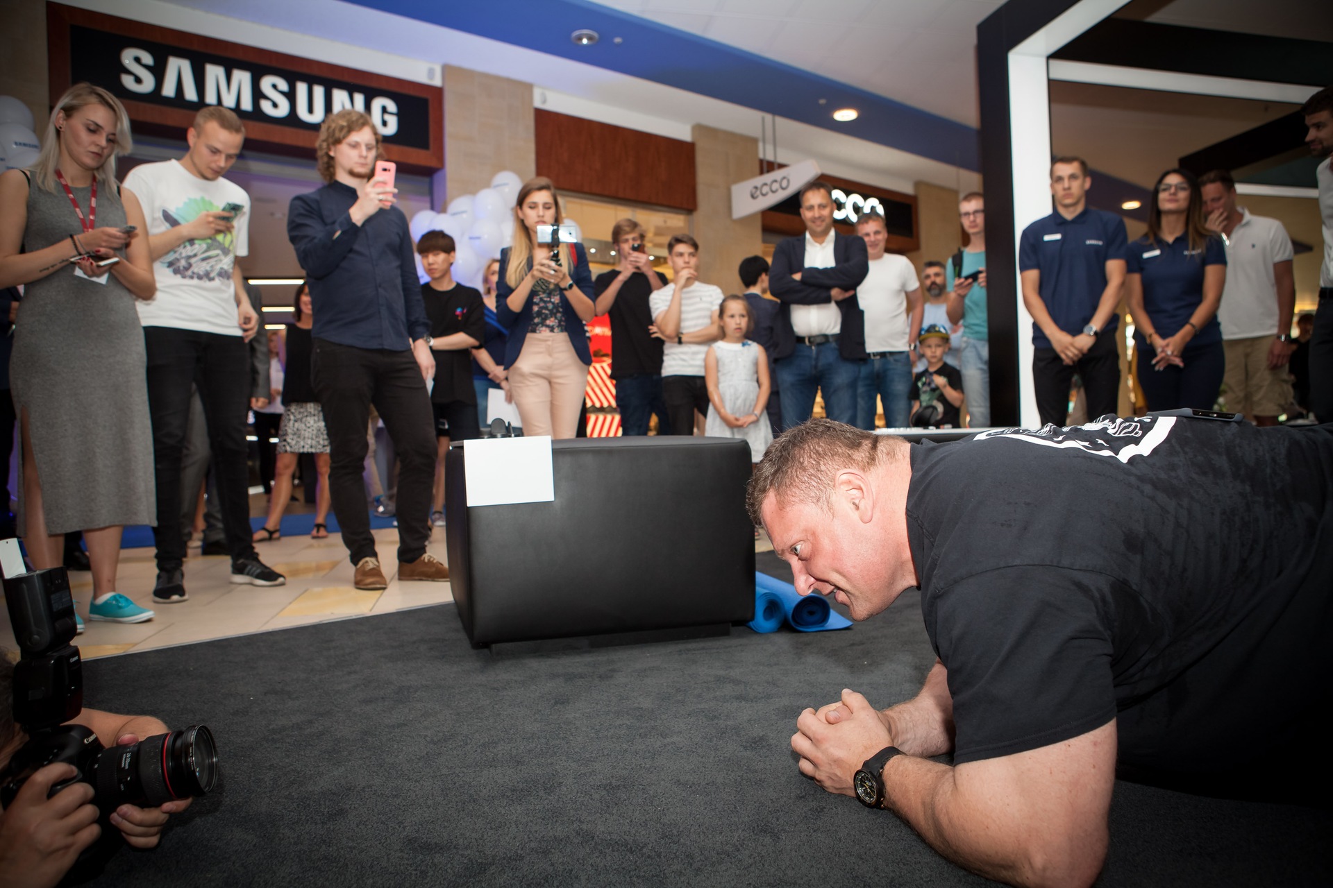 Vilniuje atidaryta nauja Samsung parduotuvė Vilniuje atidaryta nauja Samsung parduotuvė