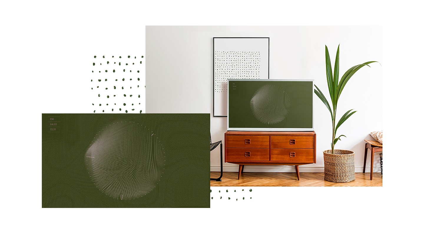 3. galerijas attēls Uz skapīša ar atvilktnēm redzams televizora Serif kokvilnas zilais modelis bez statīva. Televizora ekrānā redzams olīvkrāsas attēls Fabric Ambient režīmā.