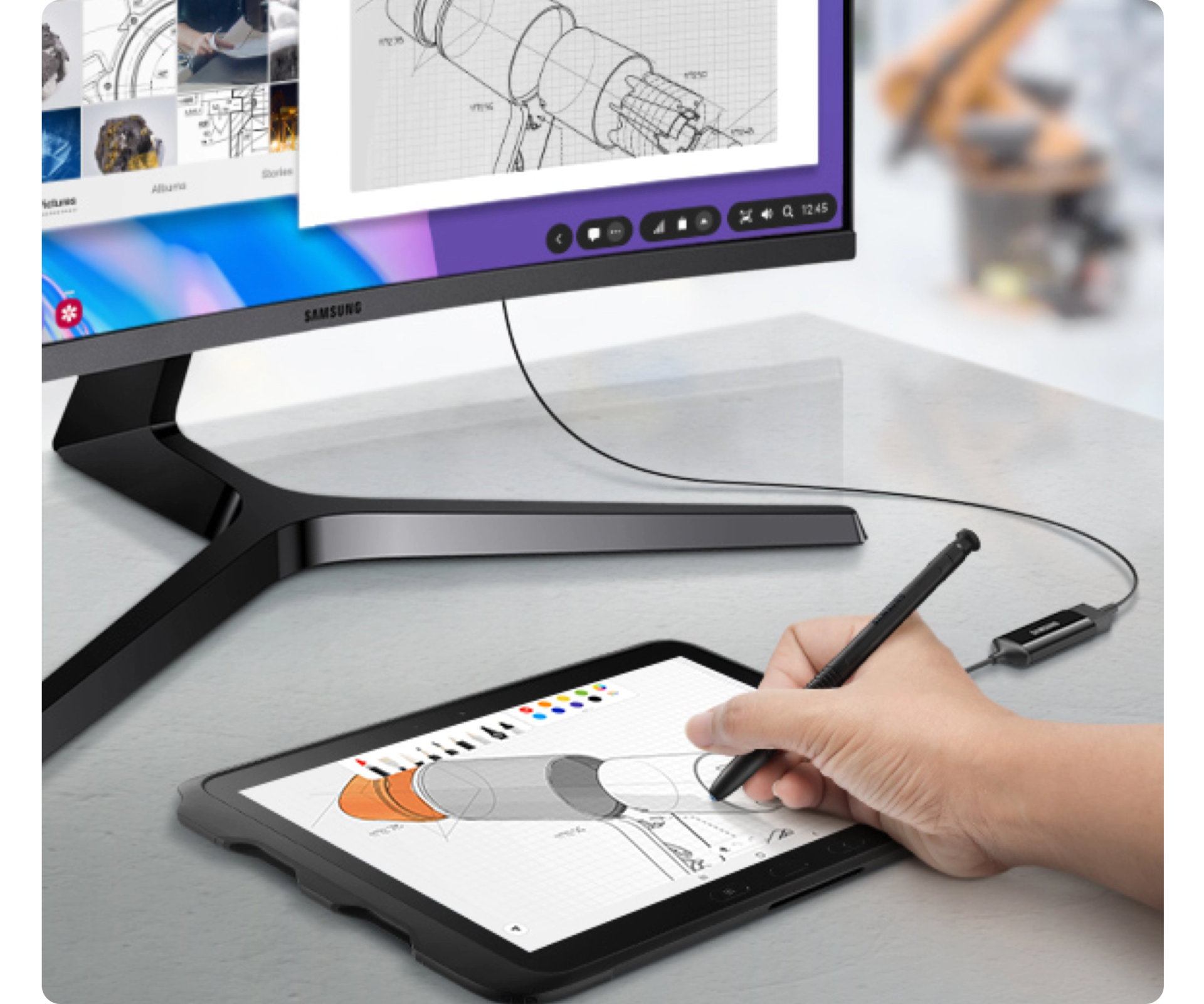 Virtualni poslovni sastanak na Android prijenosnom računalu povezanu s telefonom Galaxy Note uz koji dolazi i S Pen olovka, koja se na platformi Samsung DeX za tvrtke upotrebljava za vođenje bilježaka na sastanku