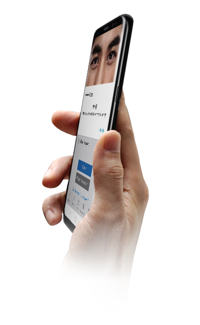 Perfil derecho de una persona escaneando su iris con Galaxy S8, mano sosteniendo Galaxy S8 para escaneo de iris