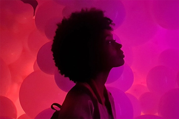 Foto tomada con un Galaxy S9 o Galaxy S9+ con poca luz, apertura F1.5 Foto tomada con un Galaxy S9 o Galaxy S9+ con poca luz, apertura F1.5