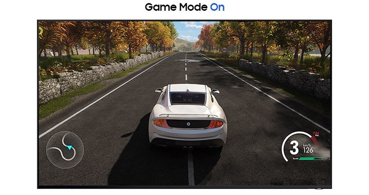 Un téléviseur de jeux affiche la scène de jeu de course automobile en mode Jeu, ce qui rend la scène de jeu plus réaliste et plus vivante.