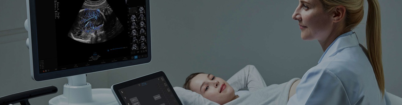 Doctor making an ultrasound with Samsung Hera W10