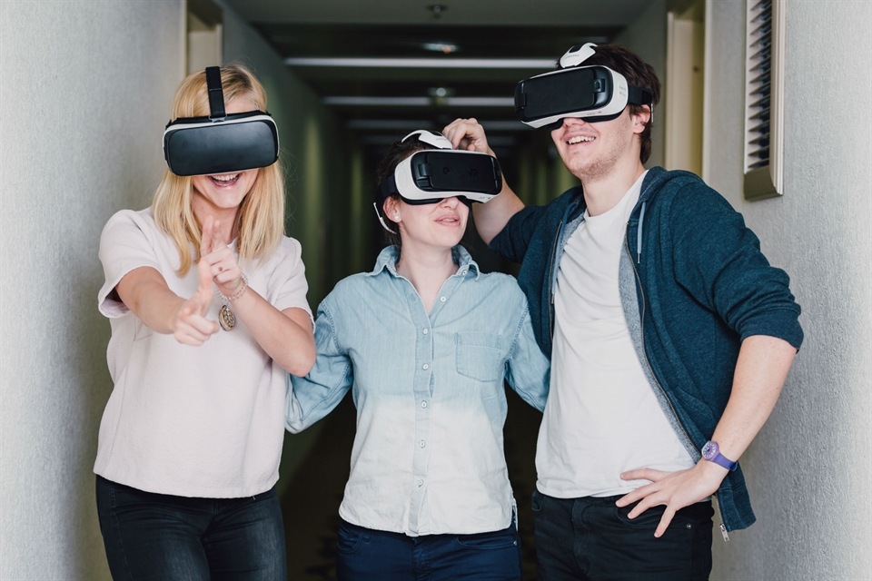 Hvorfor jobber Samsung med sosial innovasjon? Hvorfor jobber Samsung med sosial innovasjon?