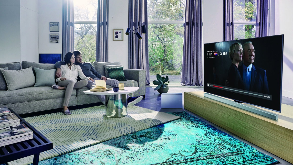 Samsung Smart TV z włączoną aplikacją Netflix. Samsung Smart TV z włączoną aplikacją Netflix.