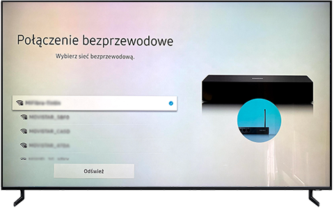 Lista sieci jest wyświetlona na ekranie telewizora smart Samsung