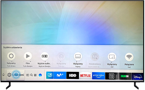 Wybierz menu „Ustawienia” na telewizorze smart Samsung