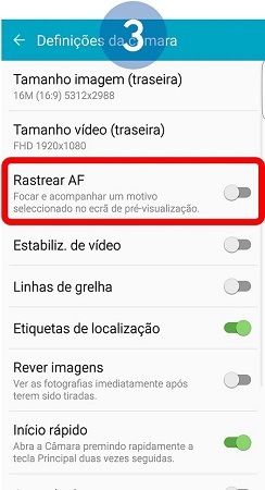 Mova o botão da esquerda para a direita em Rastrear AF. Quando a função se encontra ativa é apresentada na cor verde
