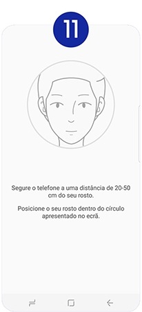 Segure o dispositivo a uma distância de 20-50 cm do seu rosto