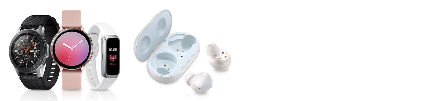 Galaxy Watch prateado com bracelete preta, Galaxy Watch Active2 em Ouro Rosa com bracelete rosa, Galaxy Fit em Branco e Galaxy Buds em branco, visto fora da embalagem