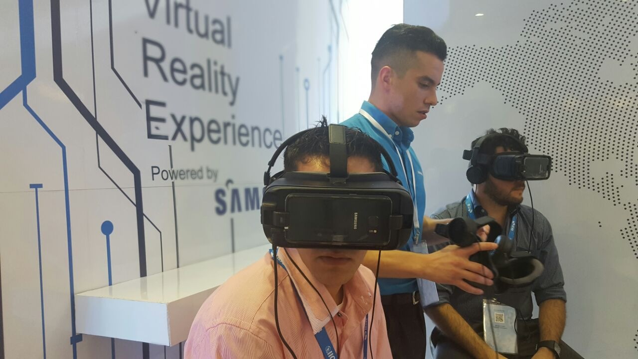 Samsung Paraguay acompañó la 58° Reunión Anual de Gobernadores del BID con toda la experiencia de la Realidad Virtual Samsung Paraguay acompañó la 58° Reunión Anual de Gobernadores del BID con toda la experiencia de la Realidad Virtual