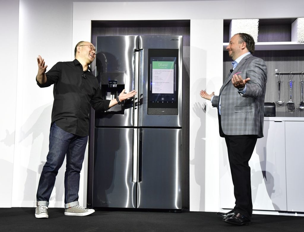 Samsung prezintă o nouă viziune asupra experiențelor IoT prin care își propune să simplifice viața de zi cu zi Samsung prezintă o nouă viziune asupra experiențelor IoT prin care își propune să simplifice viața de zi cu zi