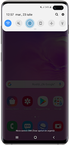 Atingeti si mentineti apasata pictograma Bluetooth pentru a deschide pagina Bluetooth