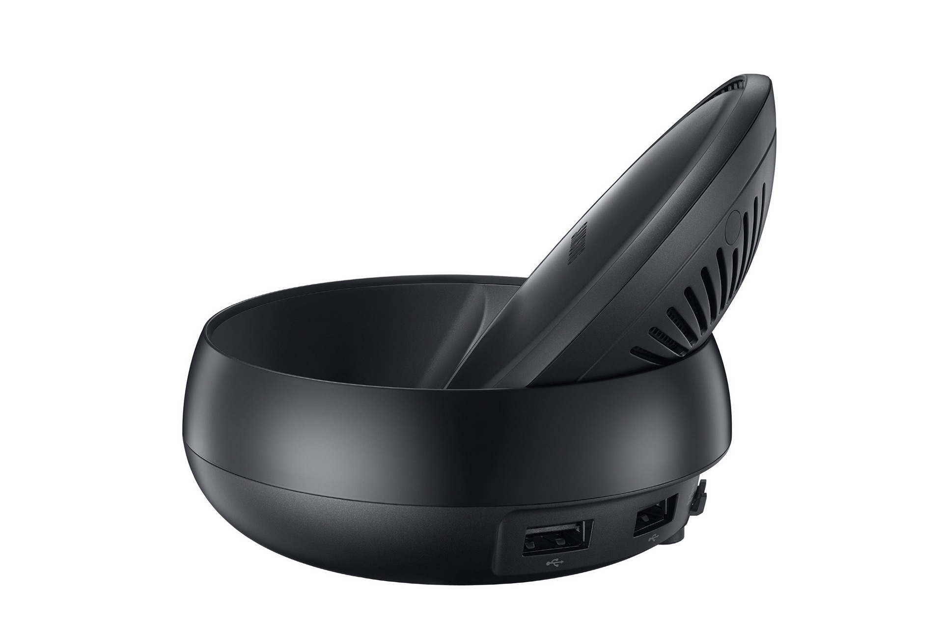 Samsung DeX z razširitvijo pametnega telefona v namizno okolje povečuje produktivnost Samsung DeX z razširitvijo pametnega telefona v namizno okolje povečuje produktivnost