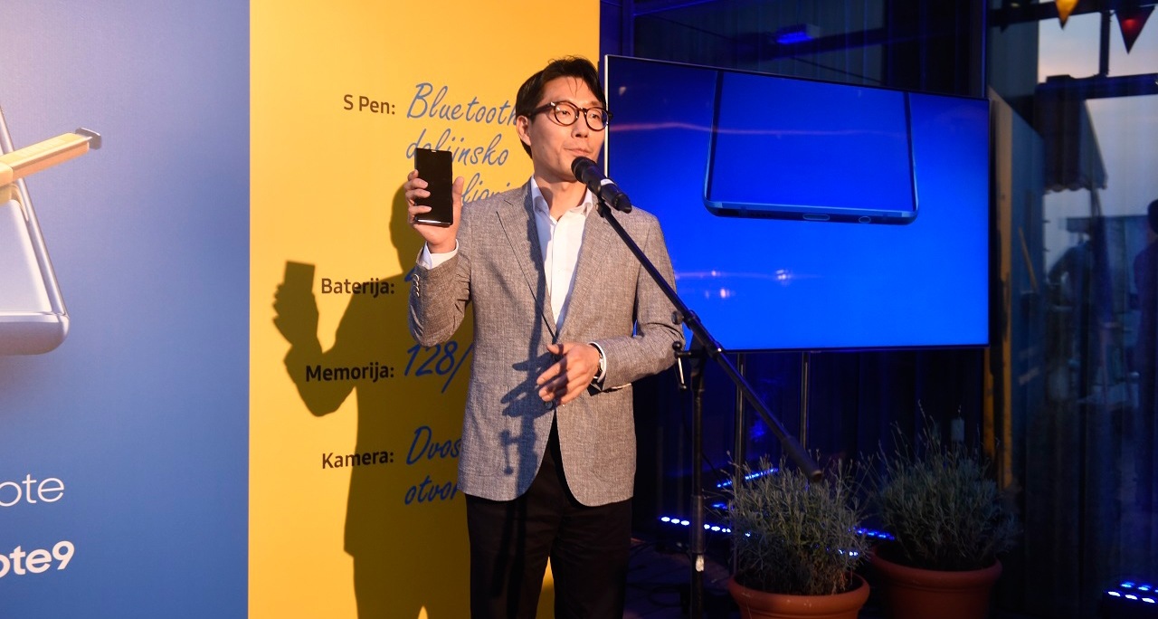 Supermoćni Samsung Galaxy Note9 predstavljen na srpskom tržištu HJ drži note9