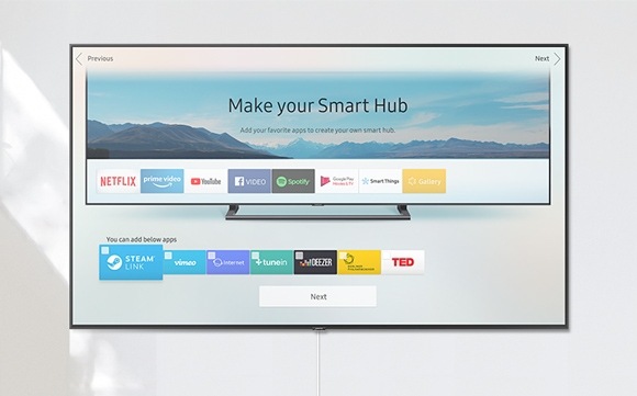 Pametni TV na steni in Smart Hub zaslon za predogled z napisom »Izdelajte svoj Smart Hub. Dodajte svoje najljubše aplikacije, da ustvarite svoj Smart Hub.«