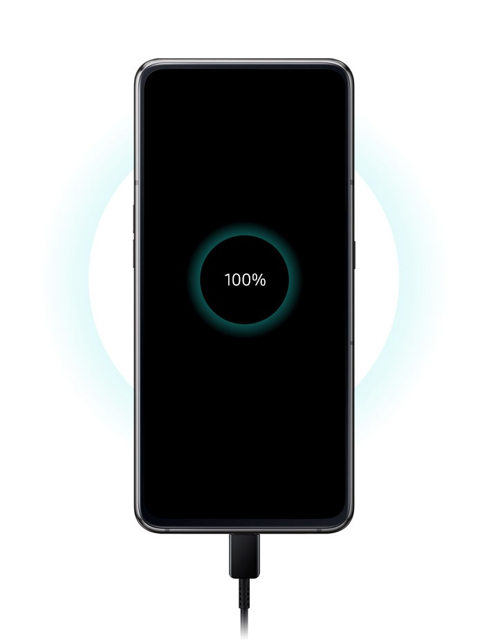 Galaxy A na punjaču sa baterijom koja je skoro 100% puna.