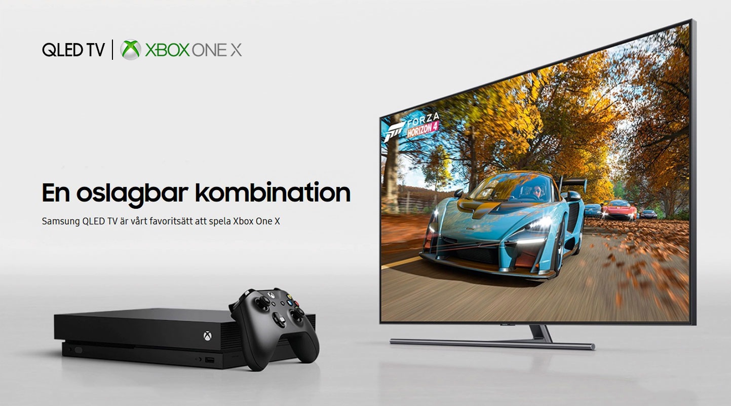 Bild på en Xbox spelkonsol och en QLED tv